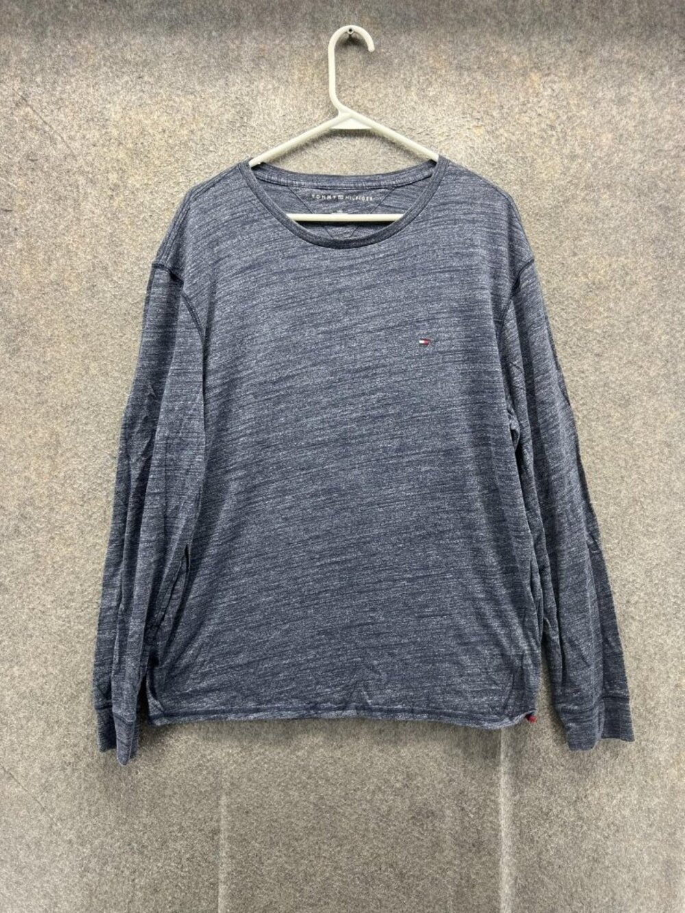Tommy Hilfiger Shirt Mens Large Blue Long Sleeve Crewneck Tee Tagless Logo